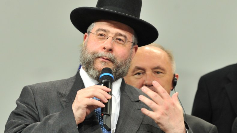Russian Rabbi Chief Rabbi Flees Russia After Being Pressured to Support Ukraine Invasion