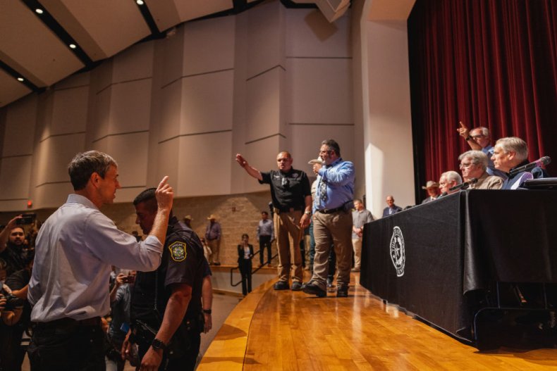 beto confronts abbott