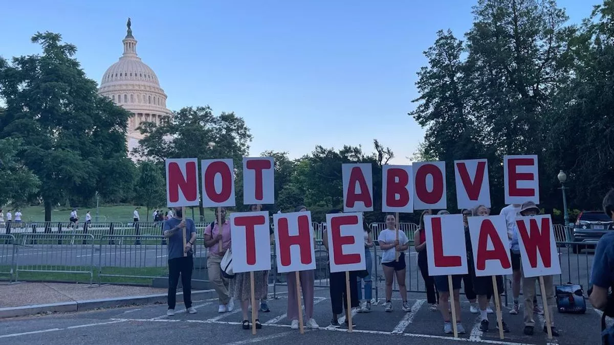 D.C. Crowd Watches Jan. 6 Hearing at Viewing Party Sponsored By Ben & Jerry's - Vimarsana News