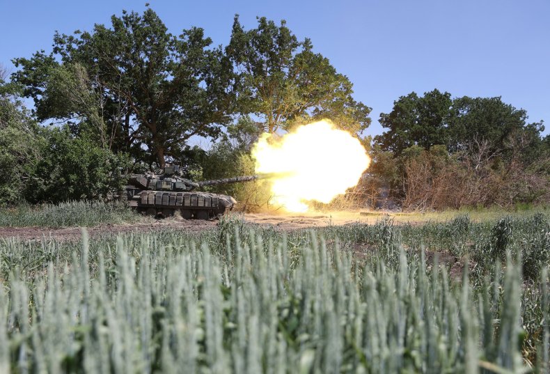 Ukraine tank firing along Donbas front line