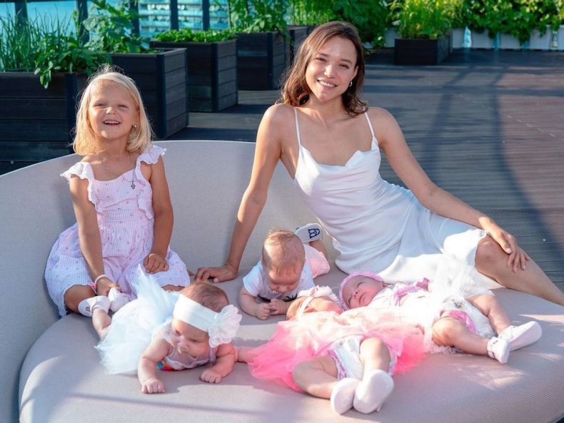 Christina Ozturk con algunos de sus hijos