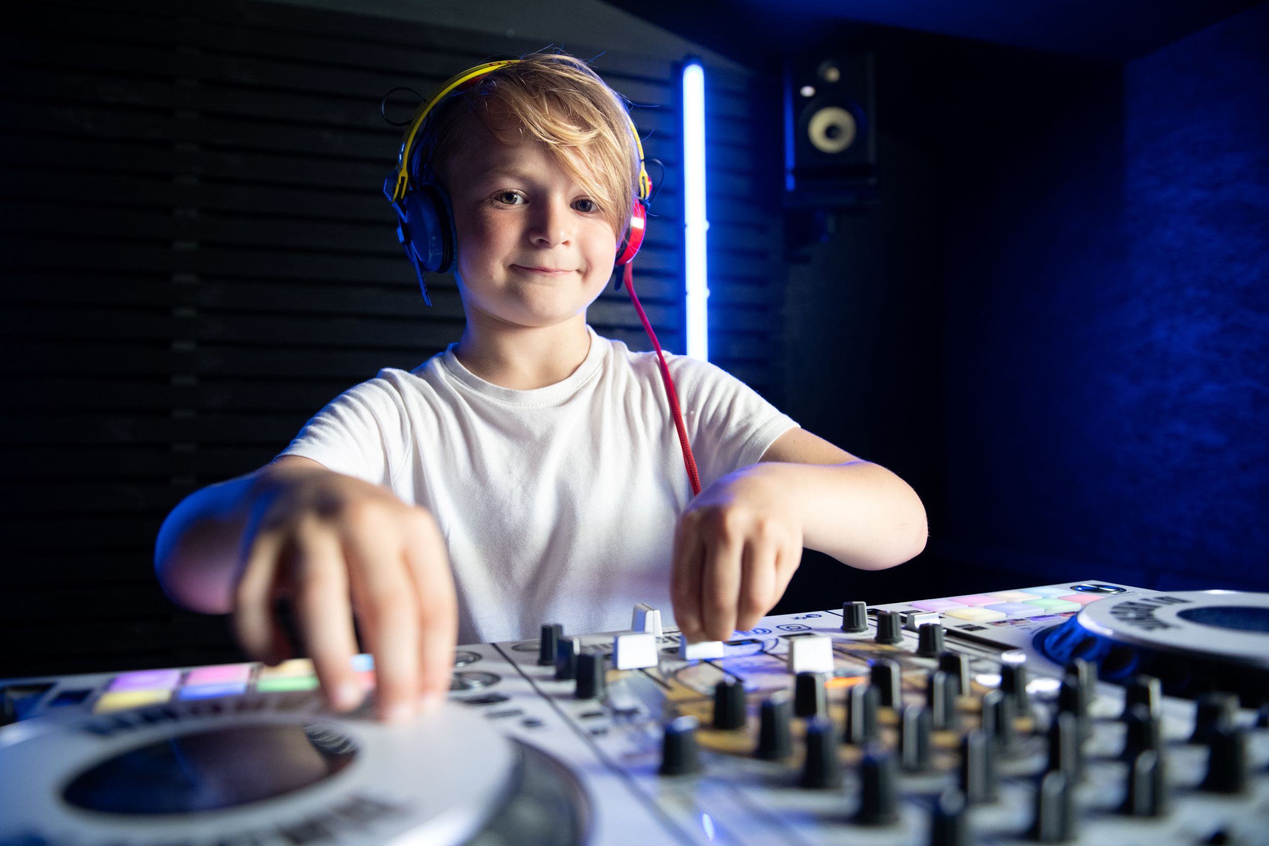 How old is the youngest DJ?