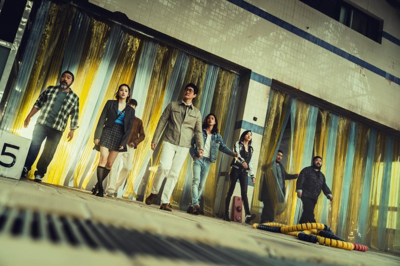 Reseña de 'La casa de papel: Corea': una intrigante historia de misiones para morderse las uñas 5 Un fotograma de "Money Heist Korea".