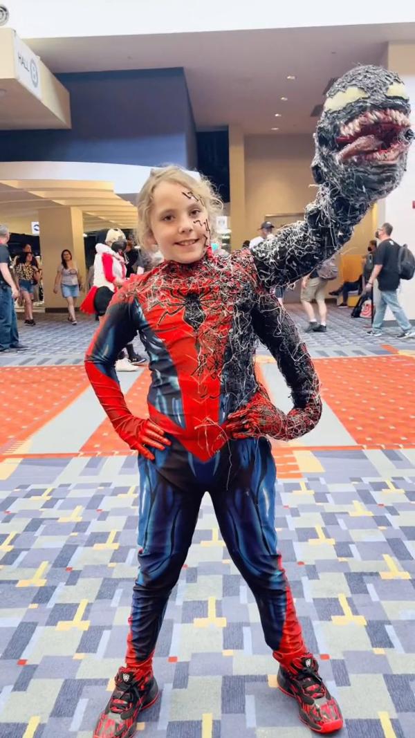 Total 79+ imagen spiderman venom cosplay