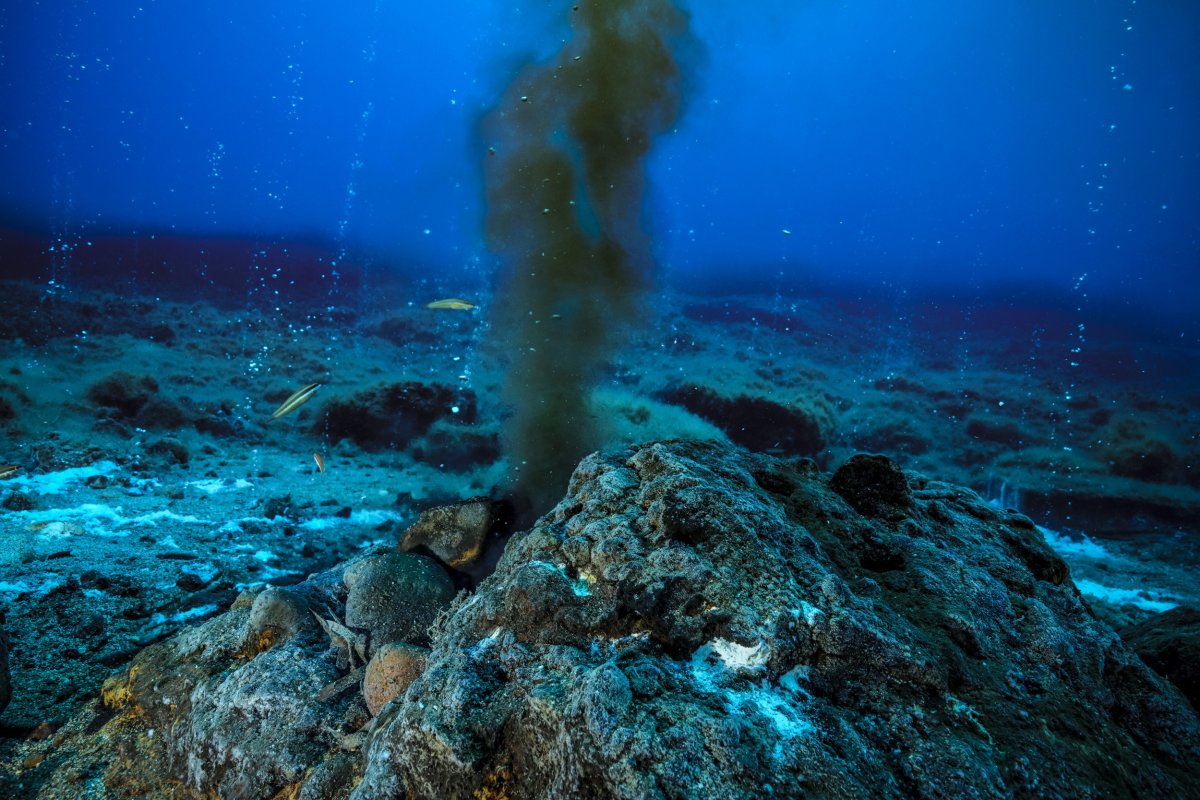 Underwater Volcano 