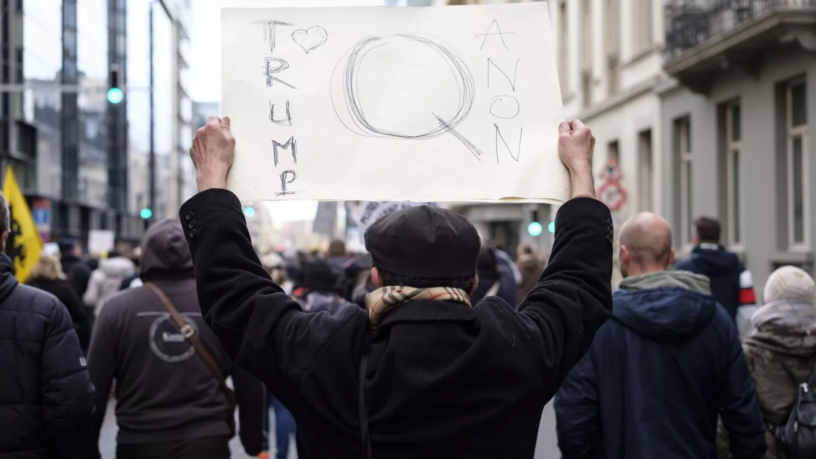 QAnon founder returns after Roe v. Wade ruling: “remember your oath”