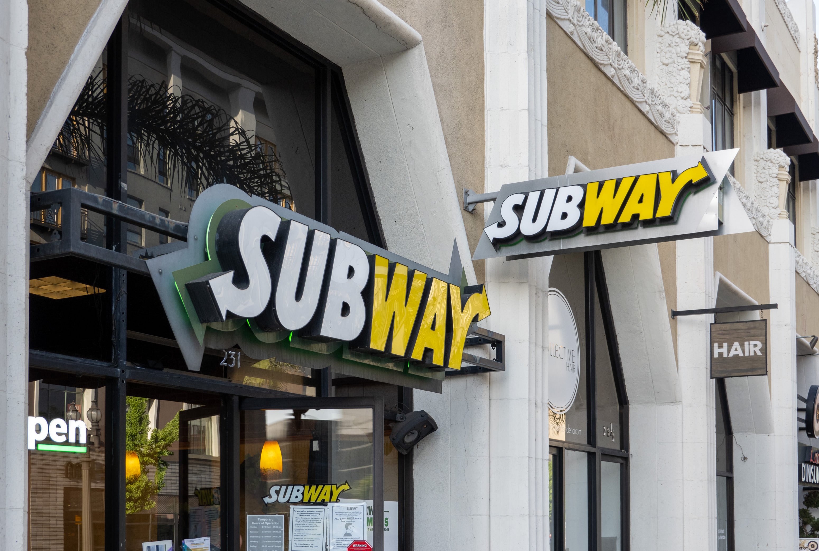 How Much Subway Owner Make A Year