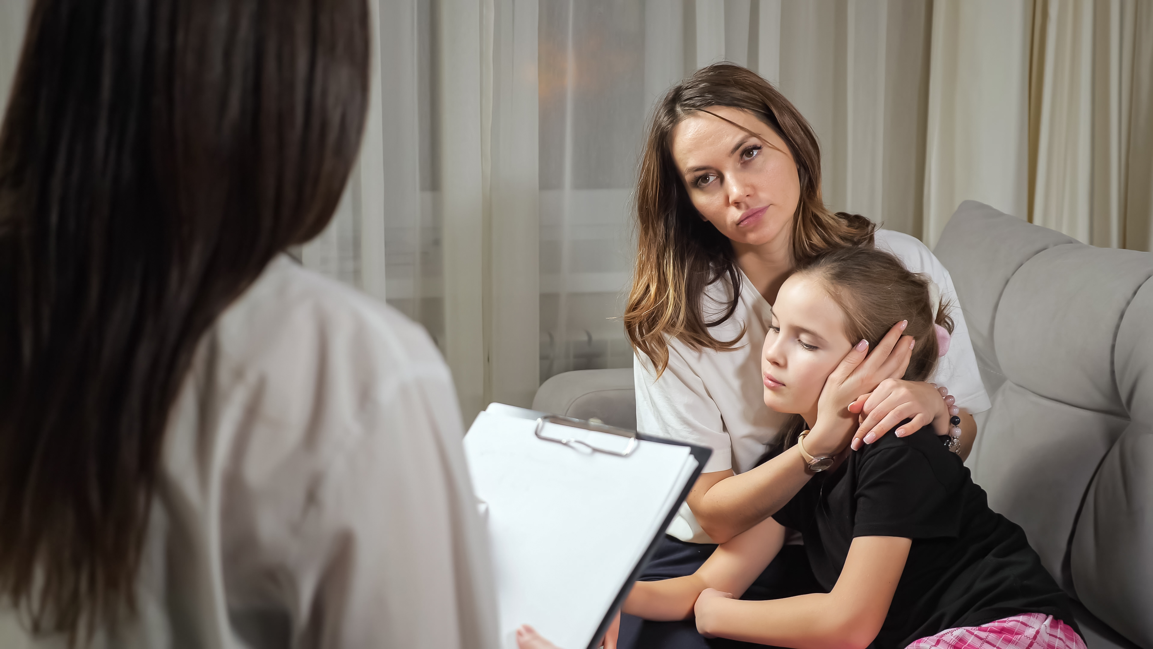 Mom Hosting Sleepover Despite Daughter's Chickenpox Branded 'Unforgivable' - Newsweek