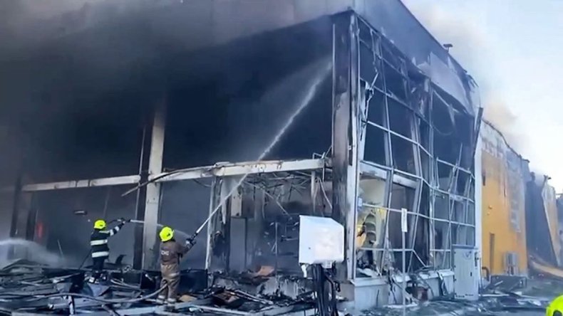 Mall in Kremenchuk, Ukraine, hit by missile