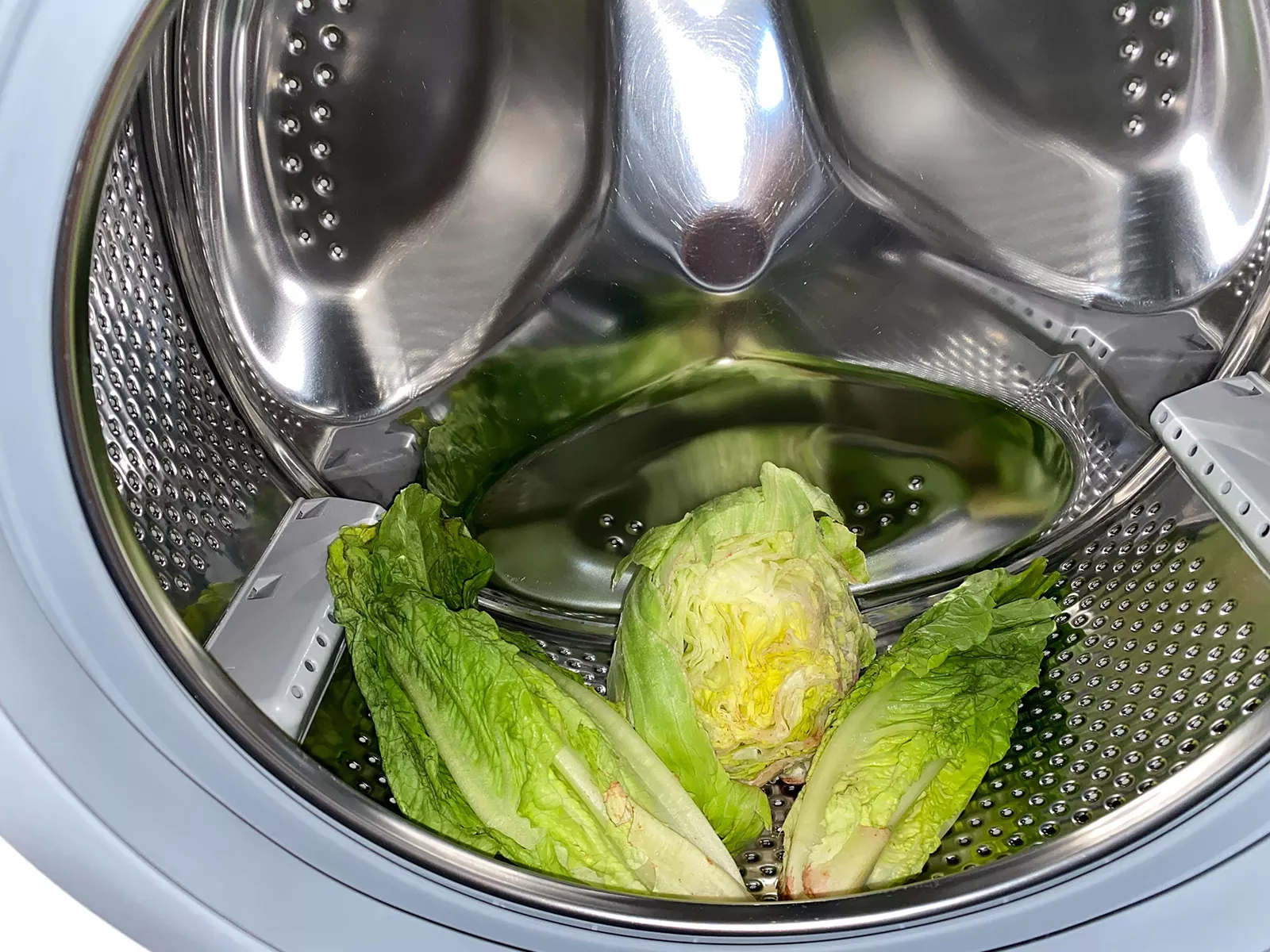 Immediately No': Woman Using Washing Machine for Vegetables Stuns Internet