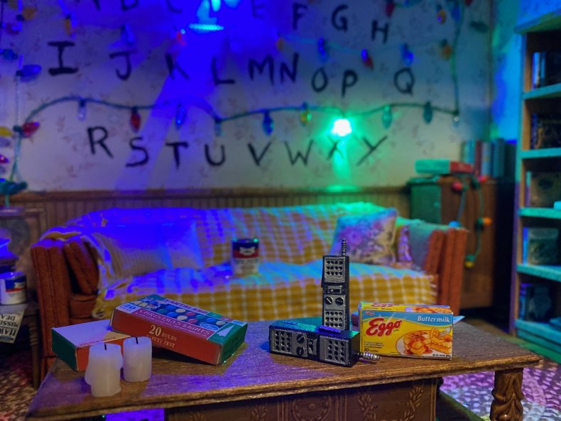 Stranger Things miniature house