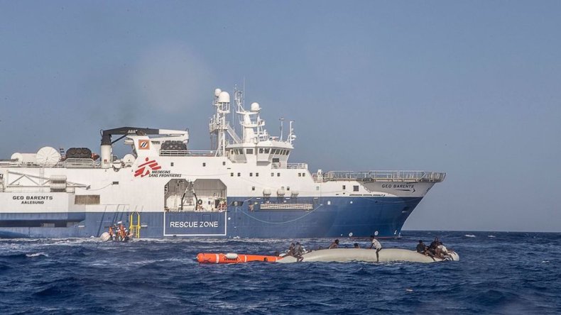 Migrant dinghy sinks in Mediterranean