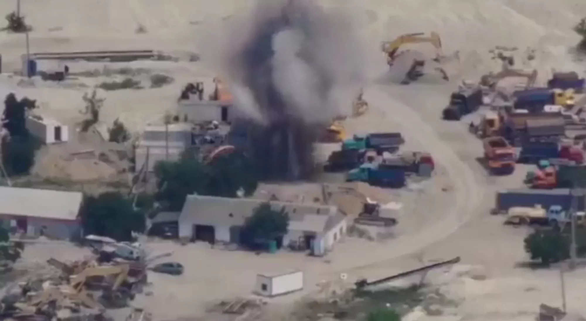 Watch: Ukrainian Troops Blast Russian HQ With British-Made M777 Howitzers - Vimarsana News