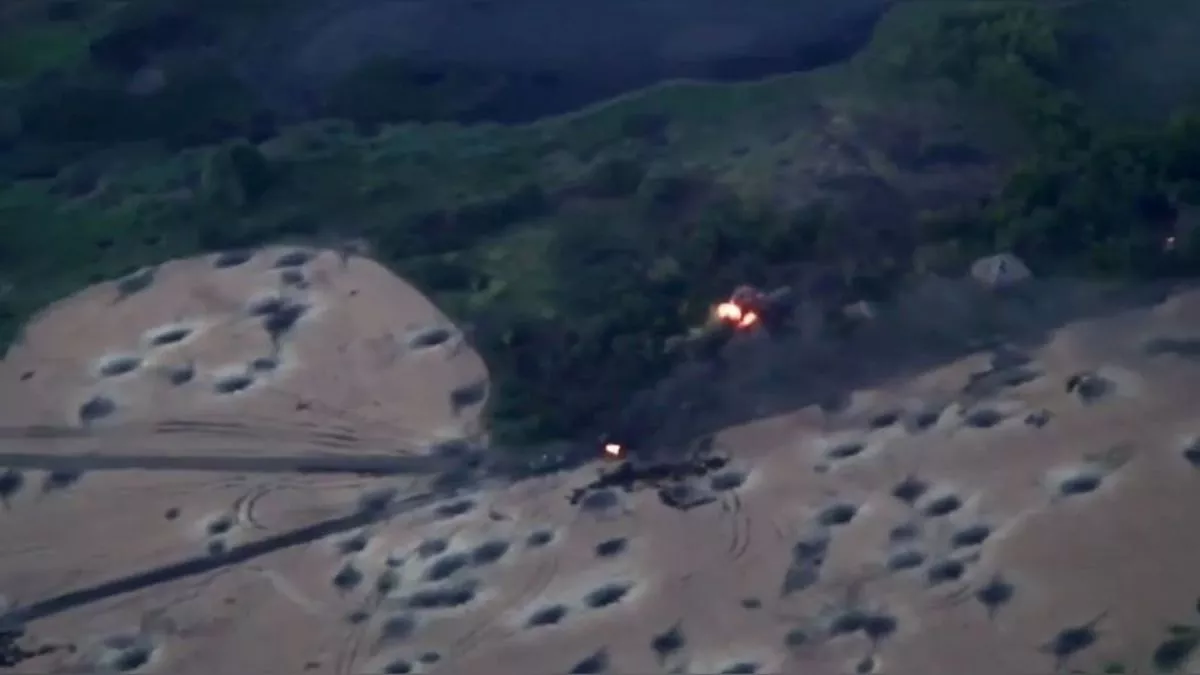 Watch: Elite Ukrainian Paratroopers Destroy Russian Armored Vehicles - Vimarsana News