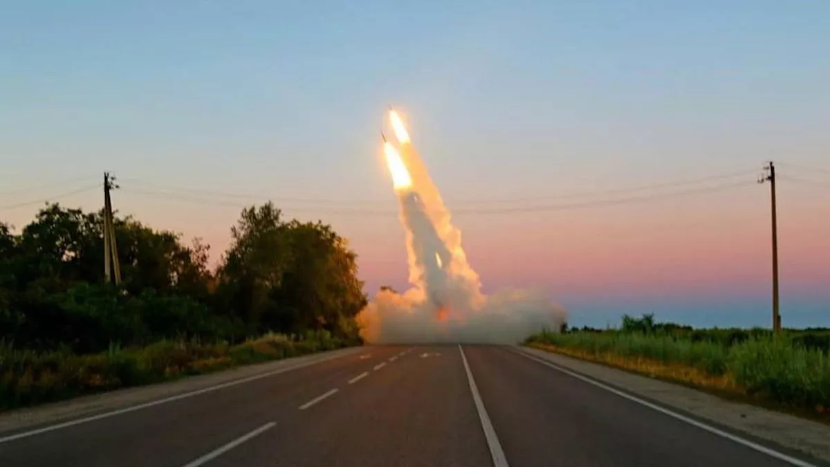 Watch: Ukrainians Use U.S.-Made MLRS Against Russian Forces - Vimarsana News