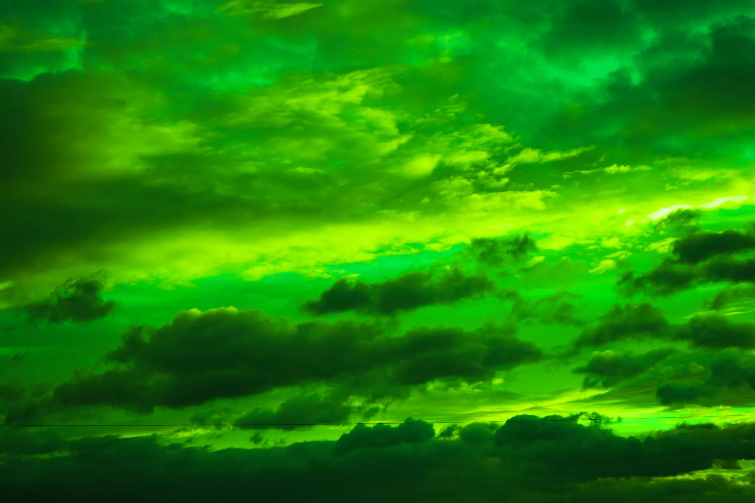 Green Skies, Ominous Clouds in South Dakota as Wicked Storms Whip Eastward - Vimarsana News