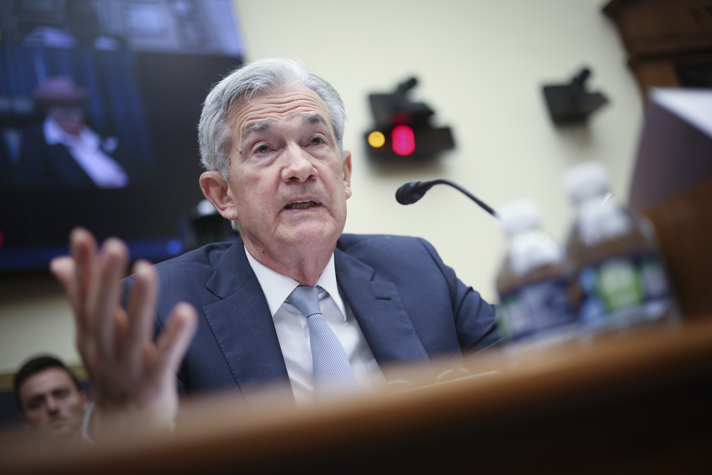 Fed at Risk of Crashing U.S. Economy: Expert - Newsweek