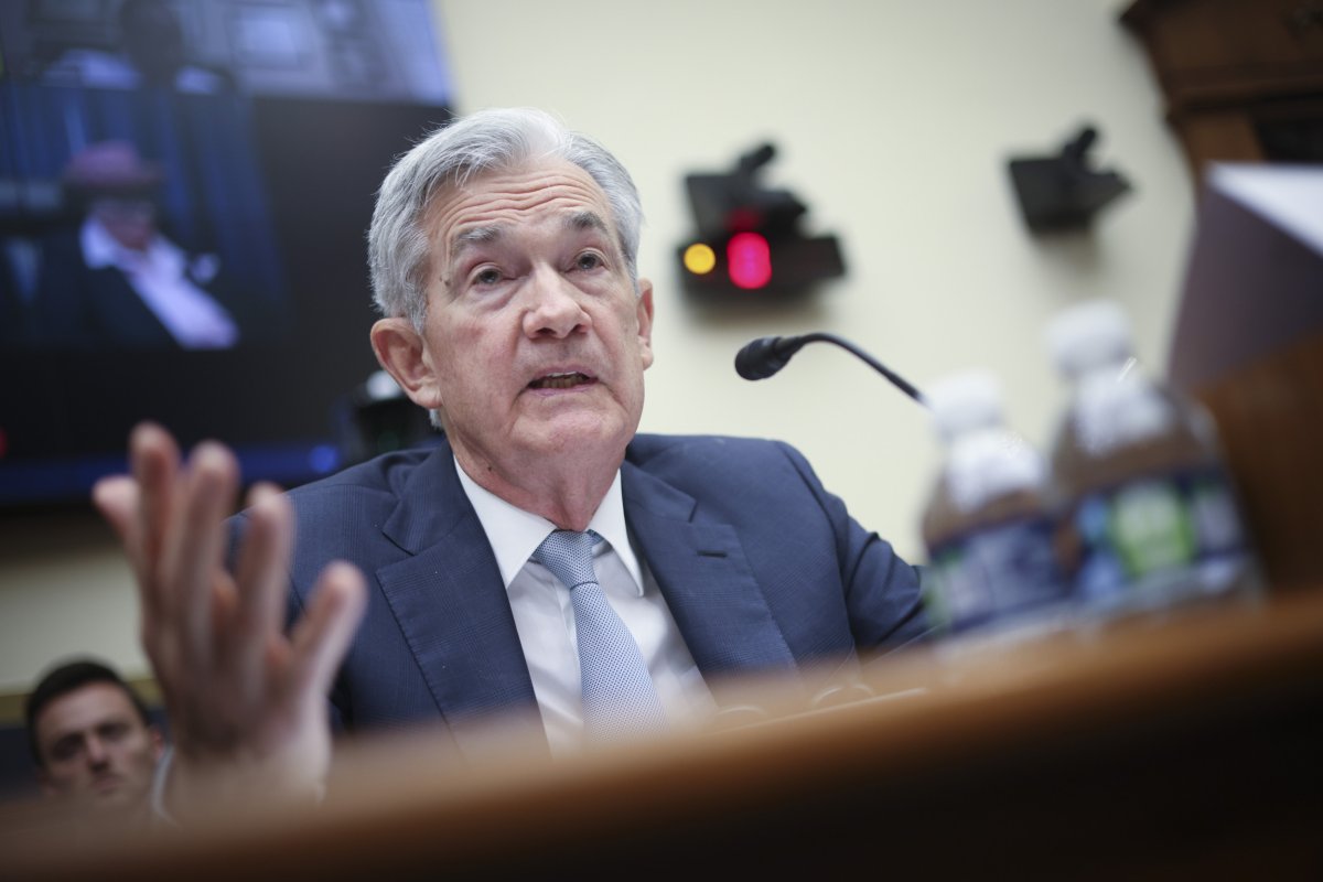 Fed at Risk of Crashing U.S. Economy: Expert