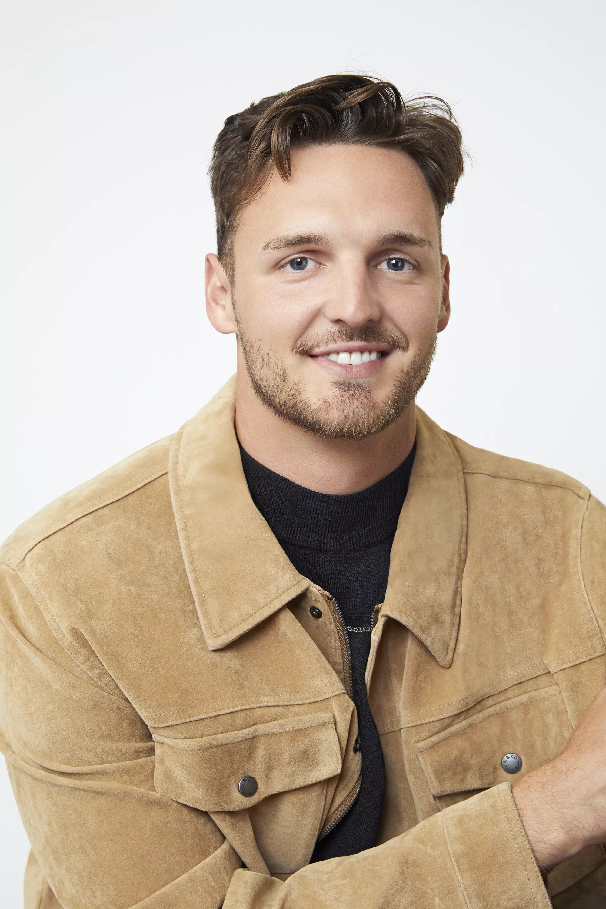 'The Bachelorette': Who Is Logan? Age, Job and Instagram - Vimarsana News