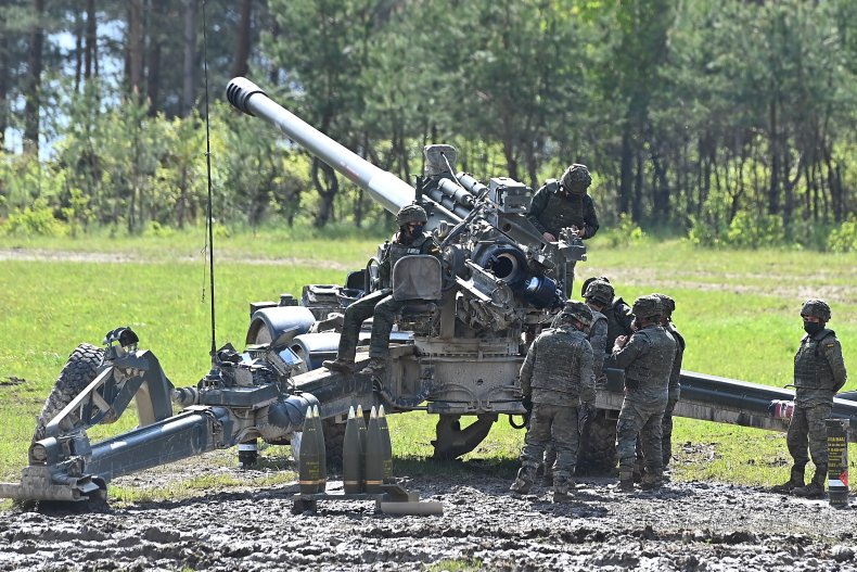 M777 howitzer artillery cannon 
