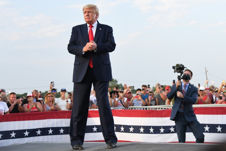 Trump ‘Terrified’ as Walls 'Closing In’