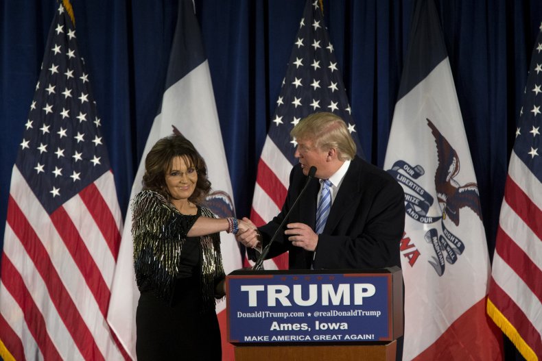 Palin, Murkowski polls as Trump holds rally