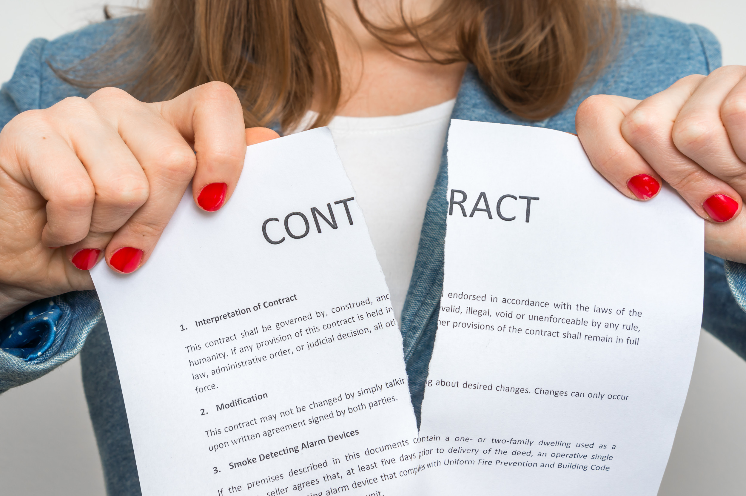 Mom Sparks Fury Making Teen Sign 'Legal' Lease and Pay Rent to Live at Home