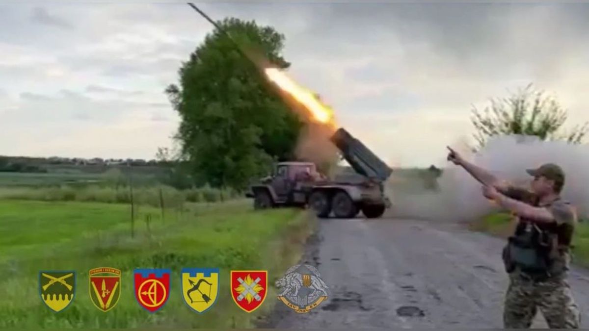Watch: Ukrainian Troops Reportedly Destroy Russian Armored Vehicles Watch: Ukrainian Troops Reportedly Destroy Russian Armored Vehicles