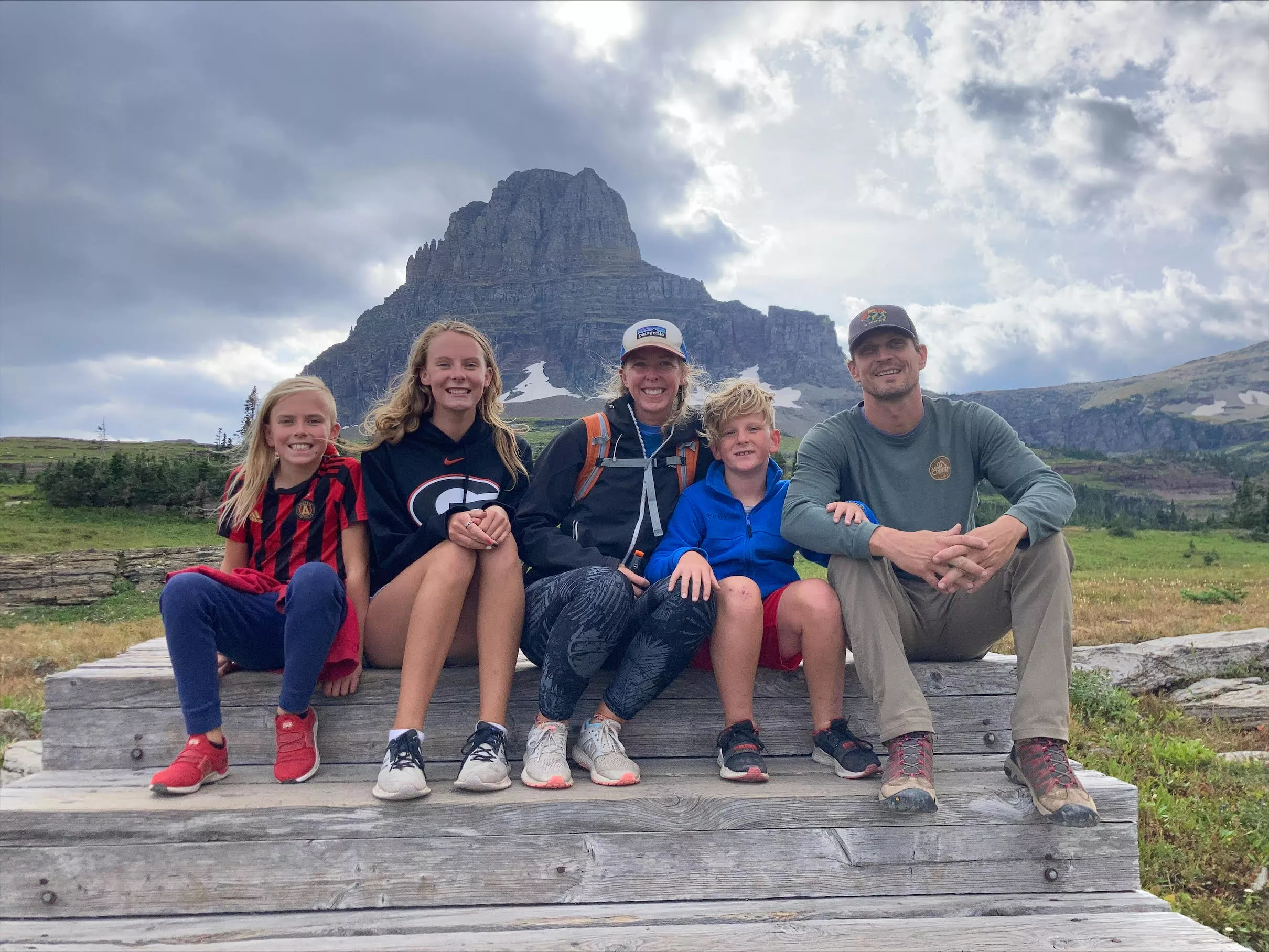 Mom-of-Three Travels U.S. in Converted School Bus After Losing Job - Vimarsana News