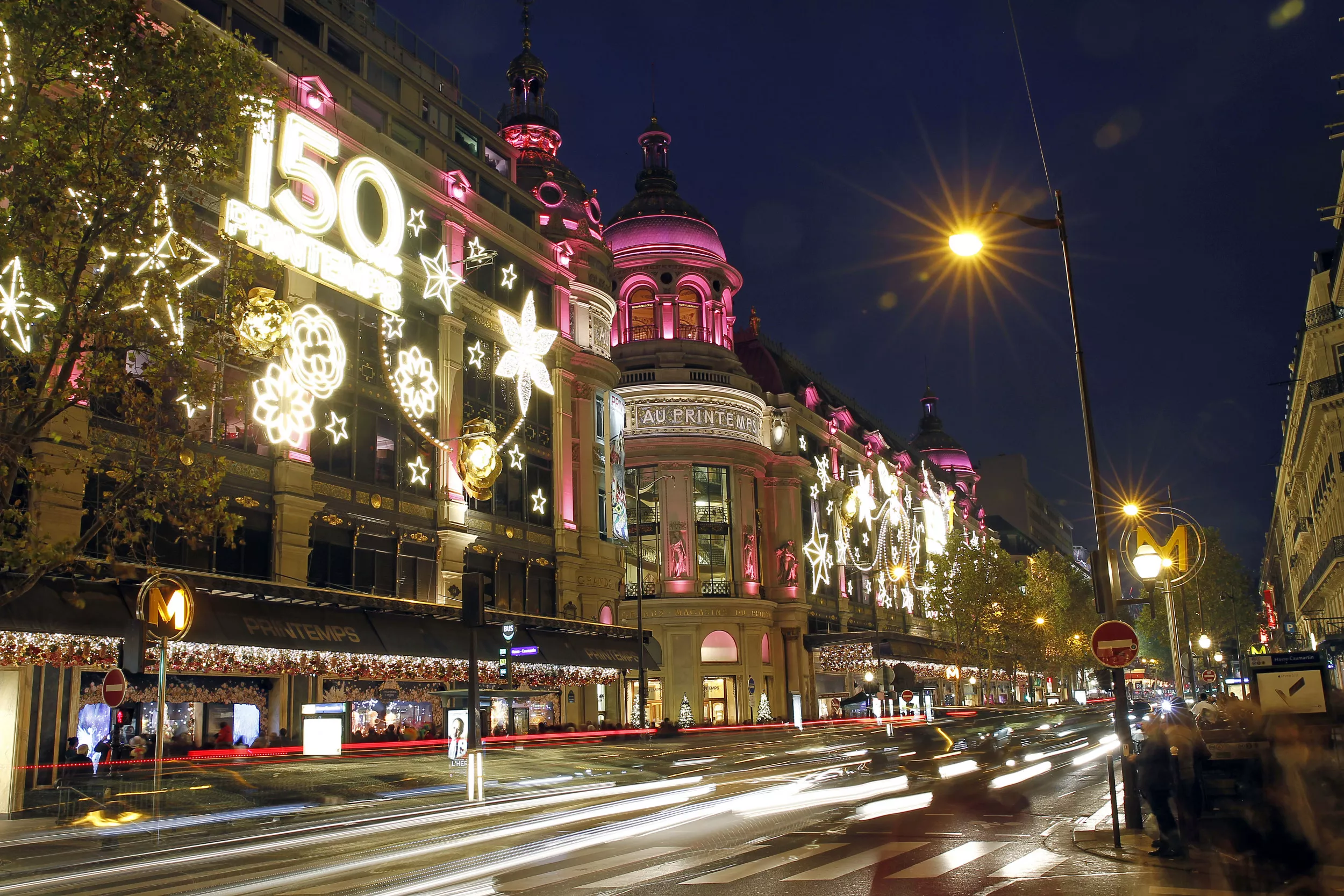 French Students Switch Off Energy-Wasting Lights Around City in Viral Video - Vimarsana News