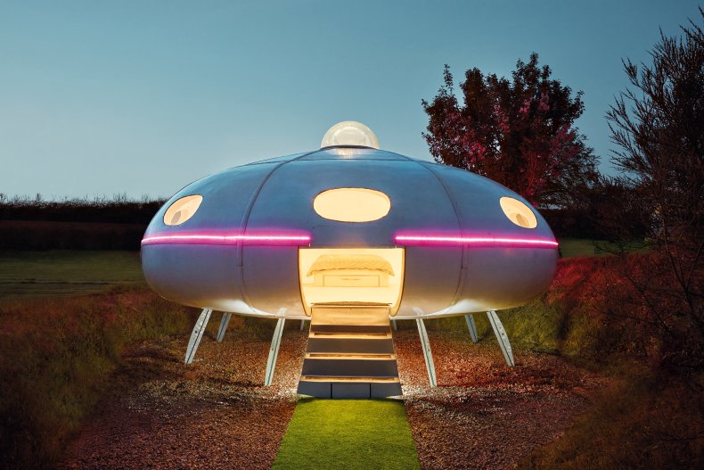 Airbnb UFO house