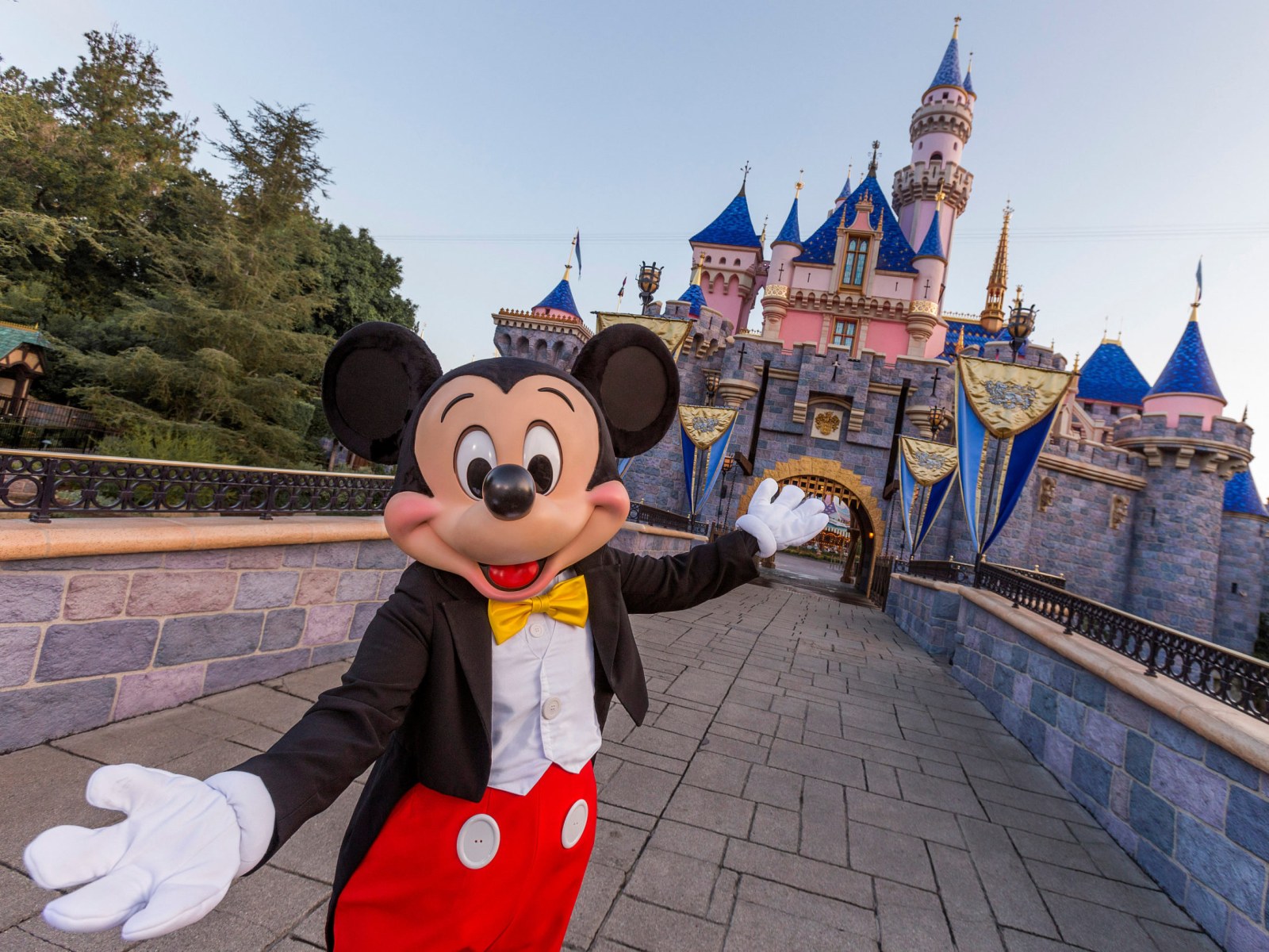 congelador Convertir pierna Mickey Mouse Safe With Disney For Now as Early Version Enters Public Domain
