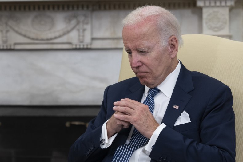 Biden Listens to the President of Mexico