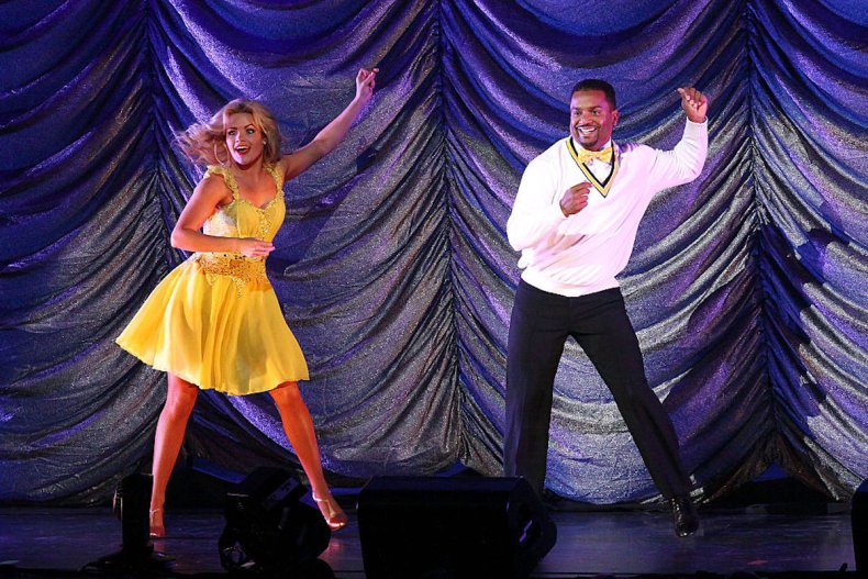 Alfonso Ribeiro and Witney Carson dancing