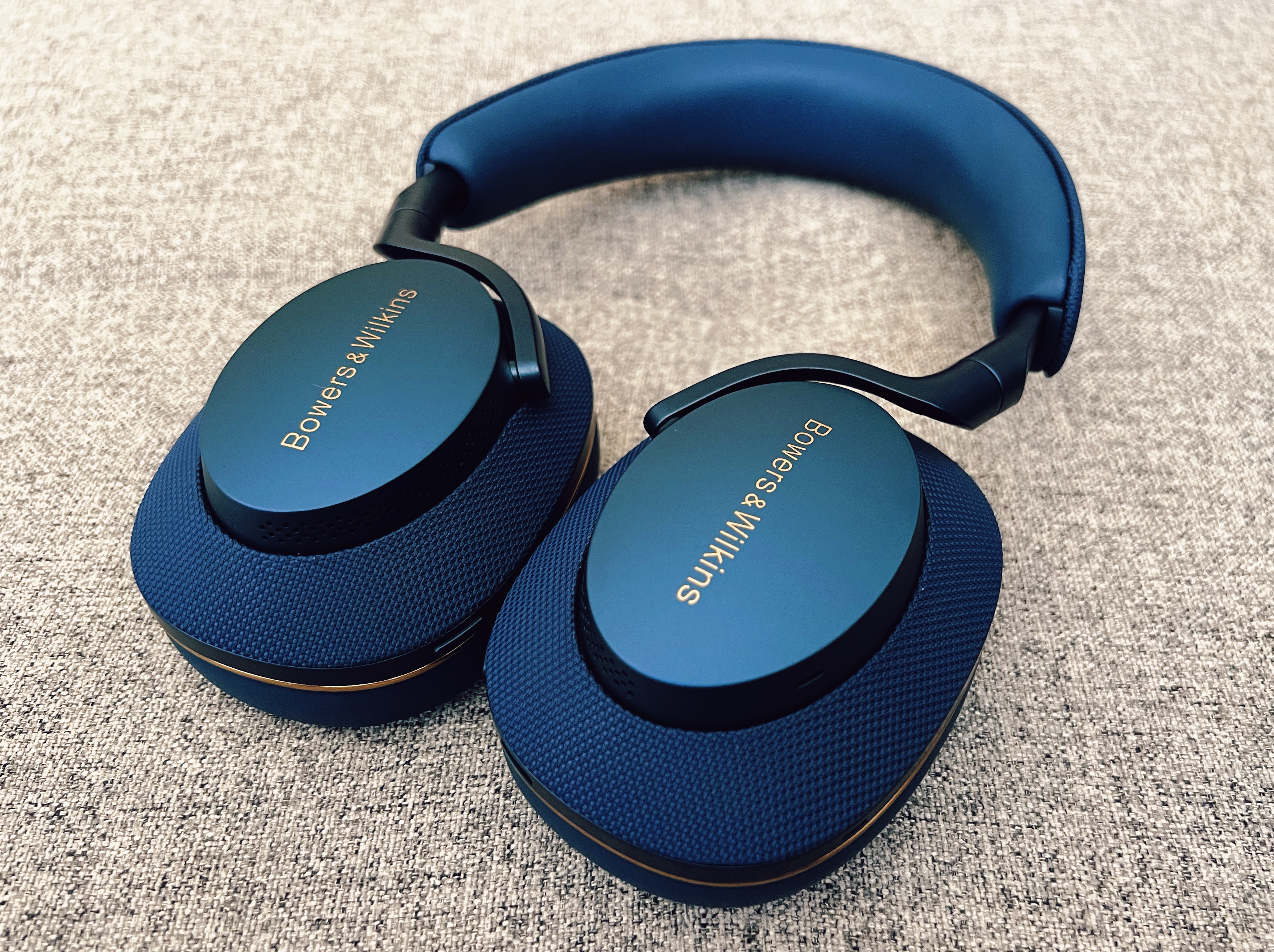 Best Buy: Bowers & Wilkins Px7 S2 Wireless Active Noise Cancelling Over Ear  Headphones Blue PX7S2BLUE