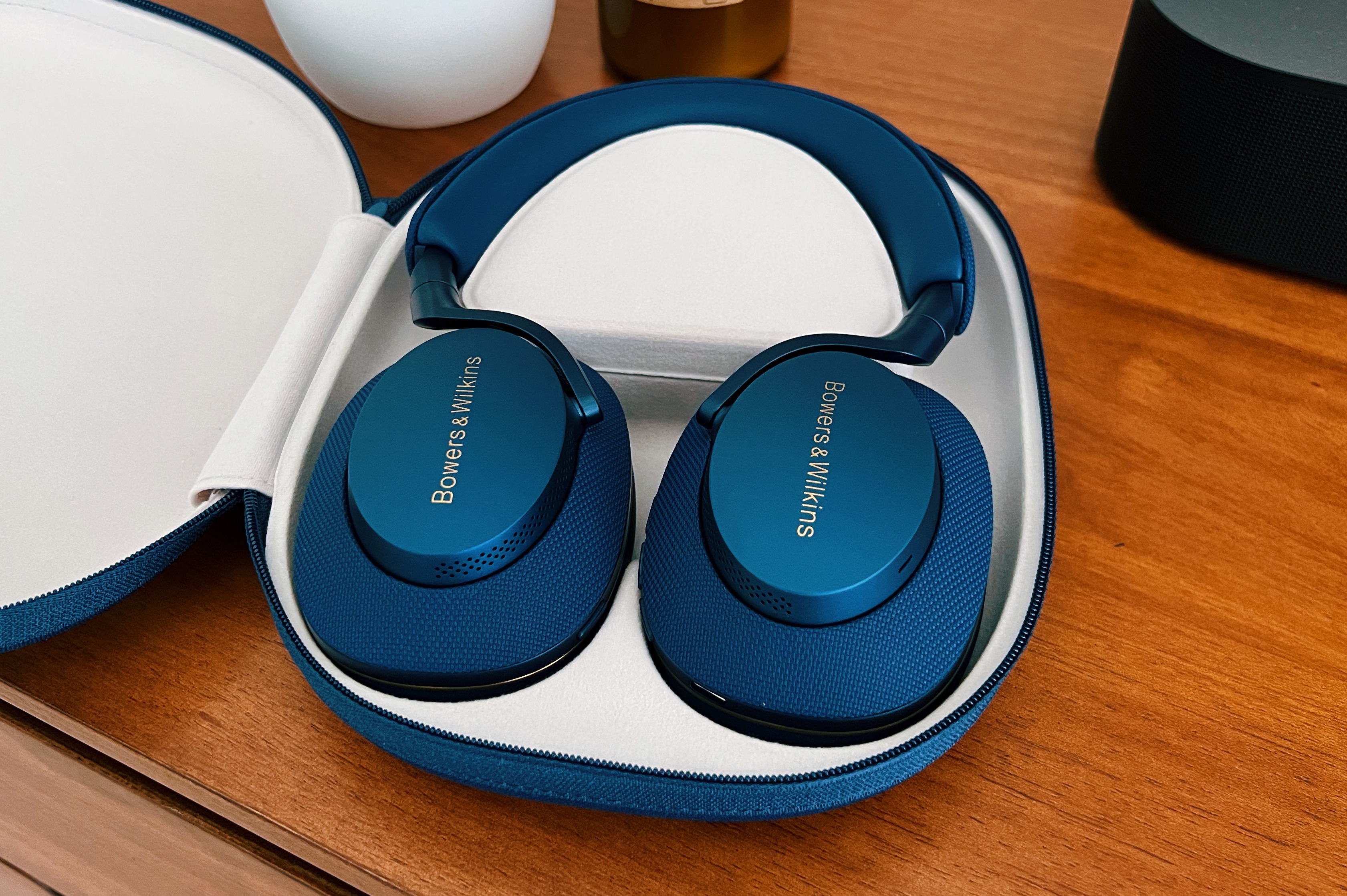 Tempting Premium Headphones: Bowers & Wilkins Px7 S2 Review