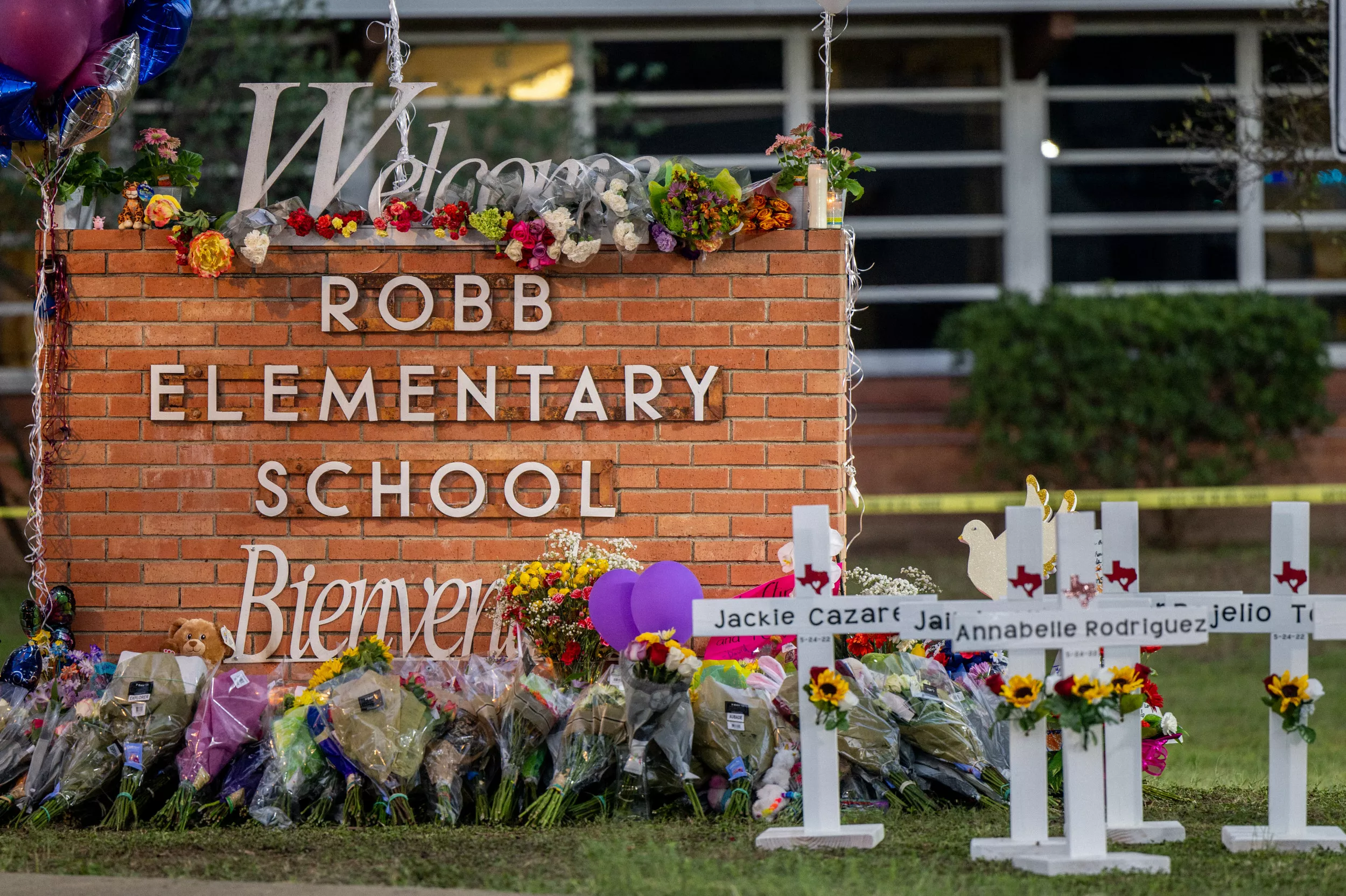 After Uvalde Shooting, School District Makes Clear Backpacks Mandatory - Vimarsana News