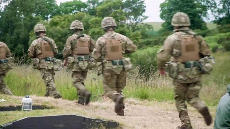 Ukrainian army recruits train in UK