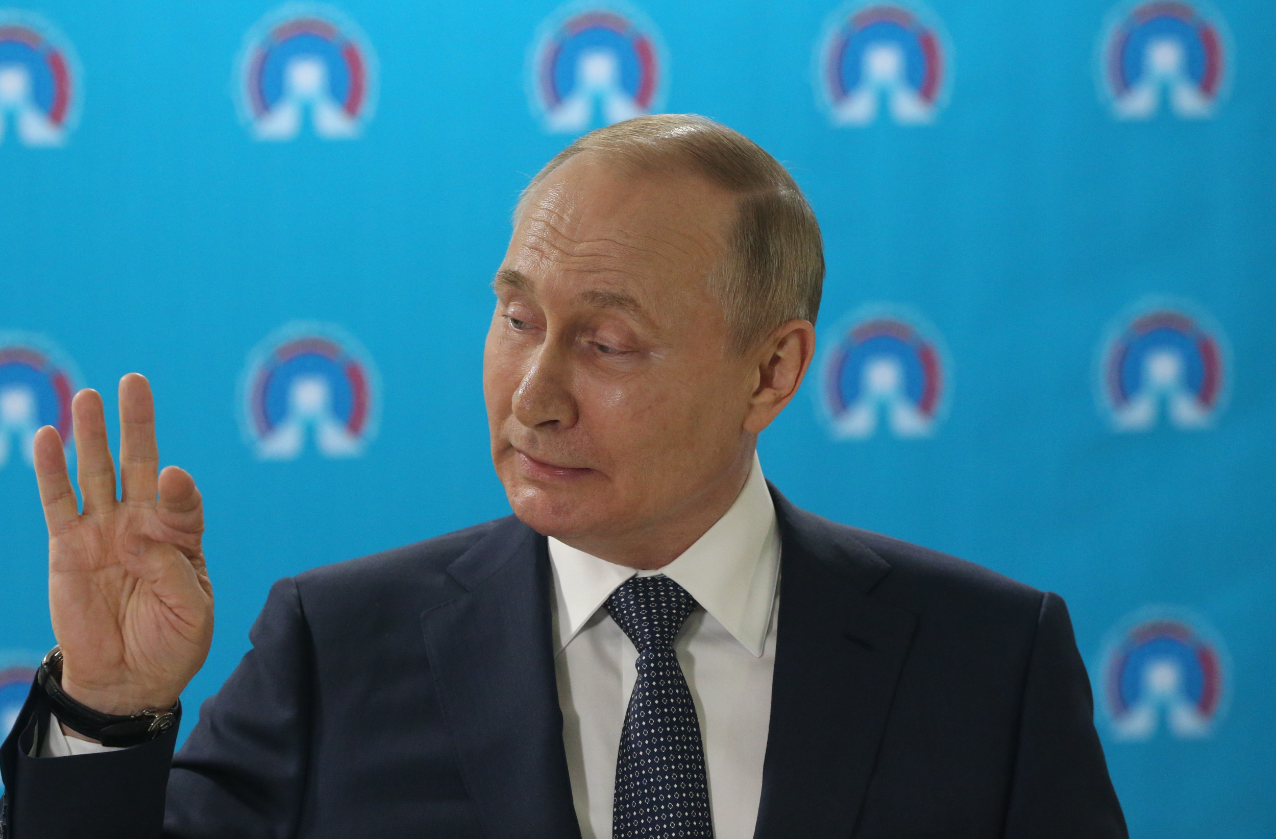 プーチンの右腕がロシアの指導者の健康に関する議論を引き起こすビデオ