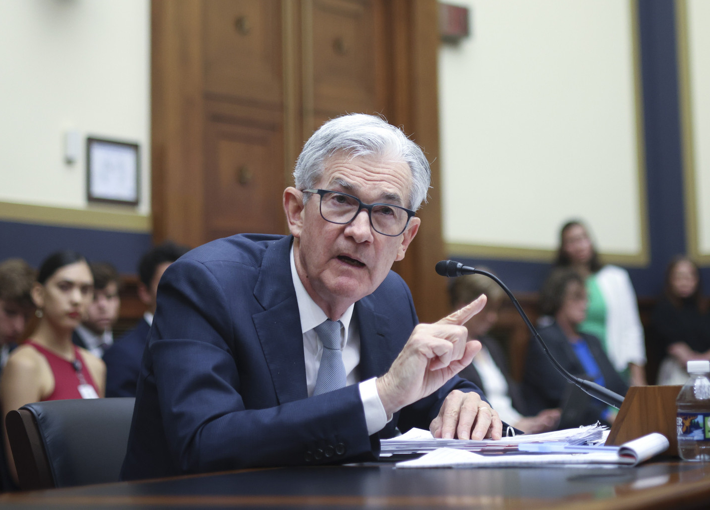 U.S. Economy Live Updates: Fed's Interest Rate Decision Expected Amid Recession Fears - Vimarsana News