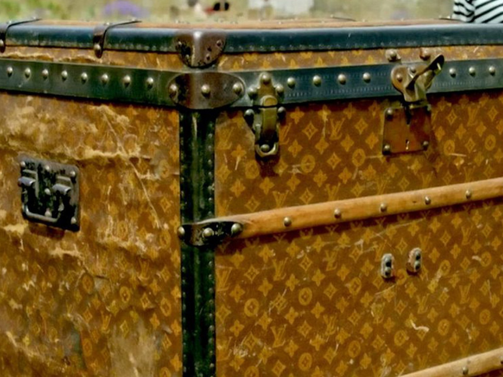 Old $14 Storage Box Turns Out To Be Rare Louis Vuitton Case Worth