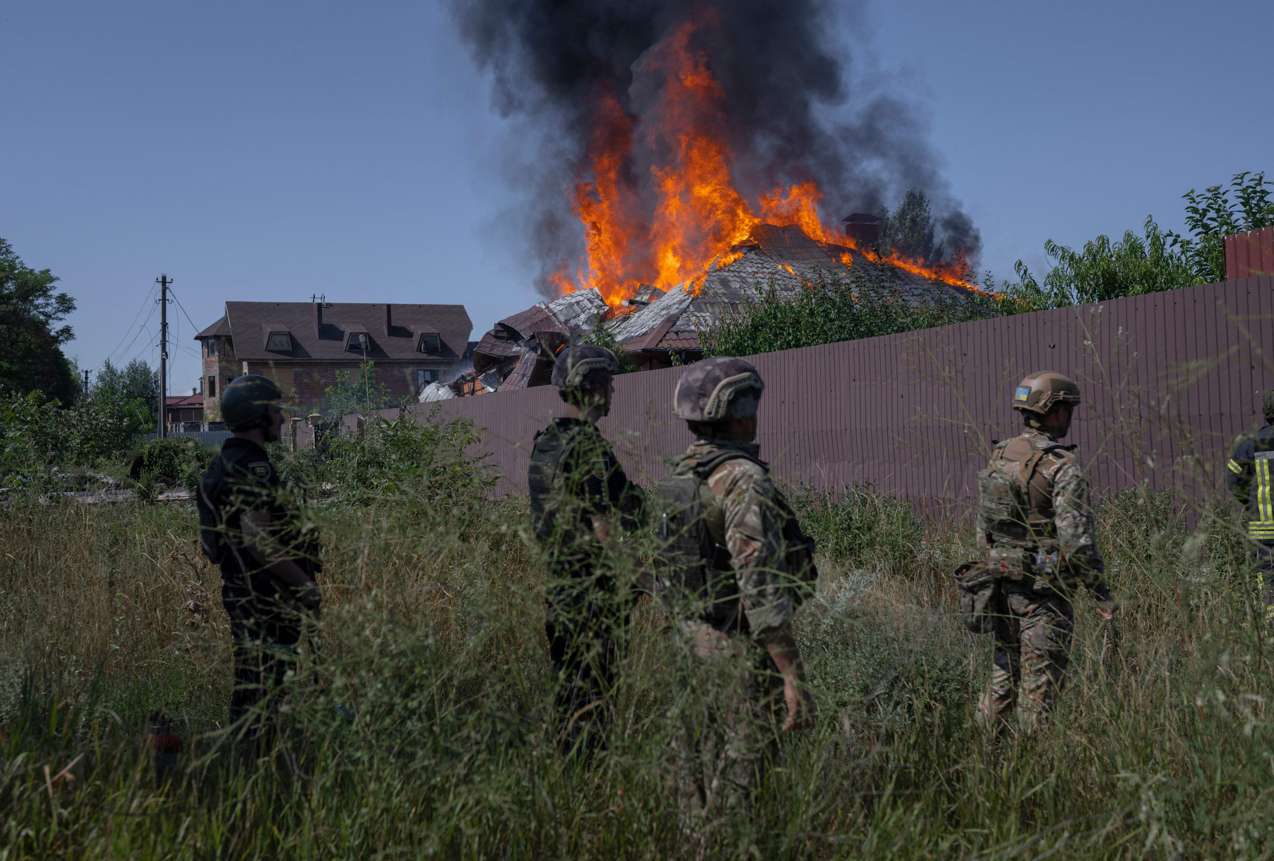 Key Russian-Controlled City Cut Off as Western Weapons Hit Bridges: U.K.