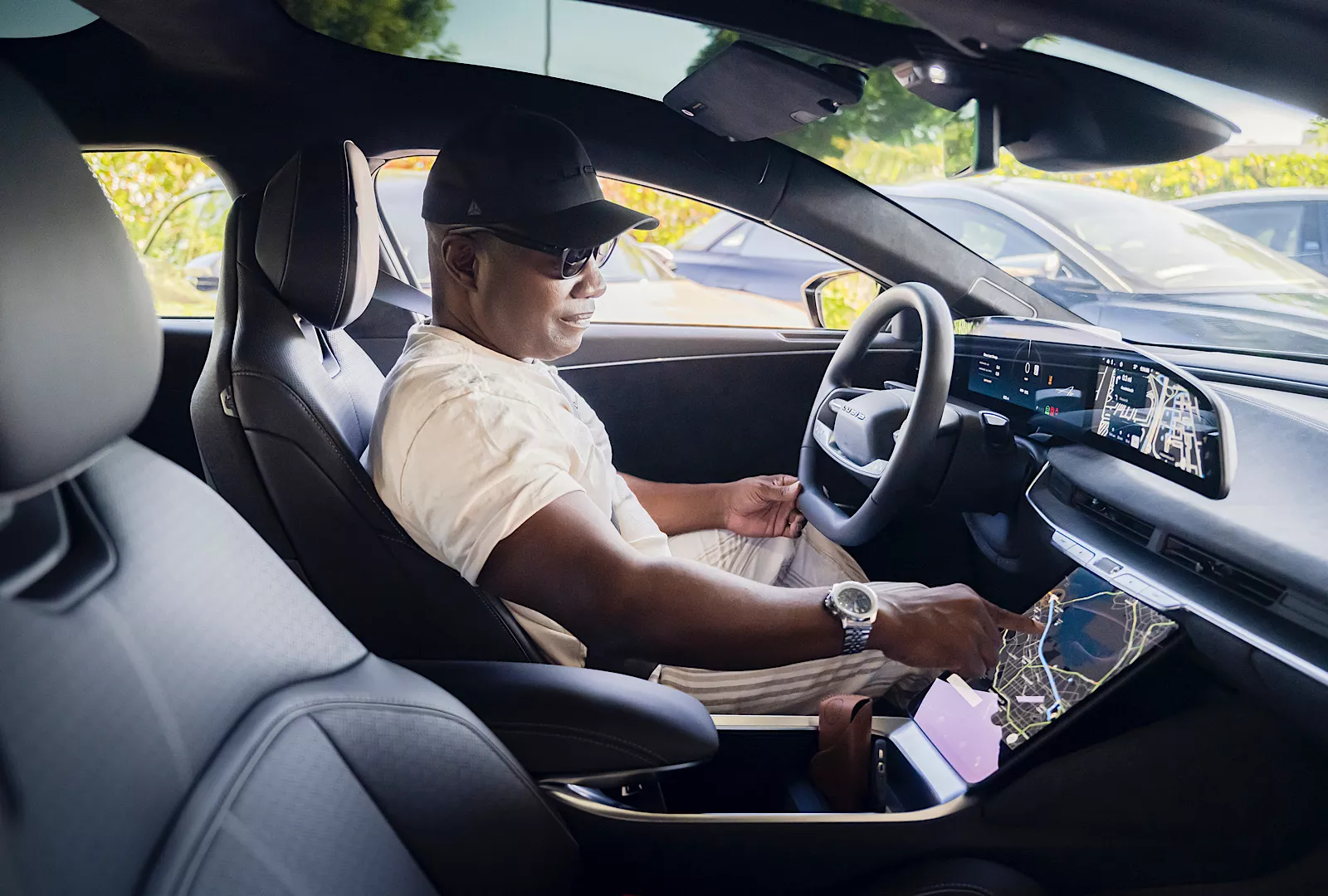 Electric Car Makers Need to Keep Momentum While They Wait for What's Next - Vimarsana News