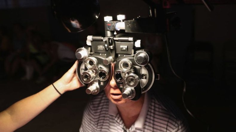 Patients gets free eye exam