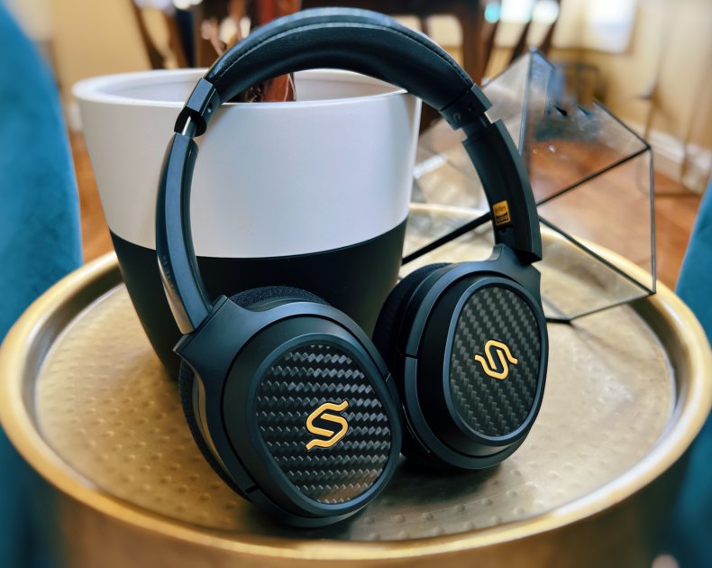 Los auriculares Edifier Stax Spirit S3 Planar suenan increíbles pero carecen de características