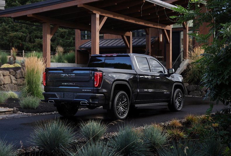 2022 GMC Sierra Denali Ultimate posteriore posteriore