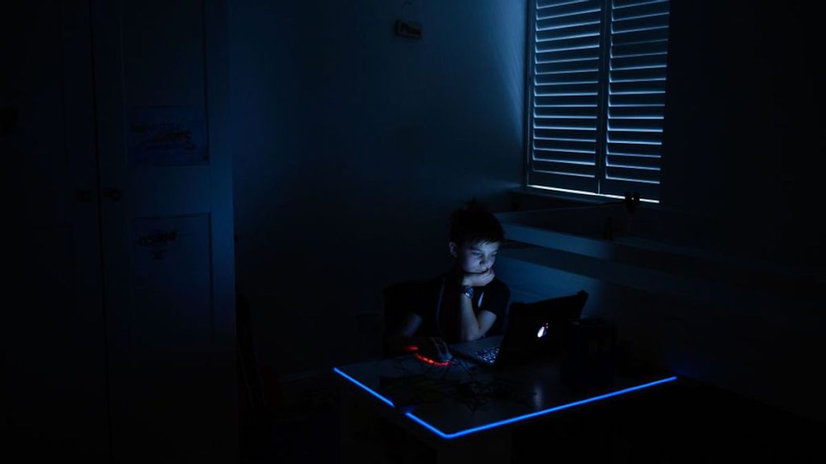 Too Much Screen Time for Teens Leads to Mental Disorders, New Study Shows