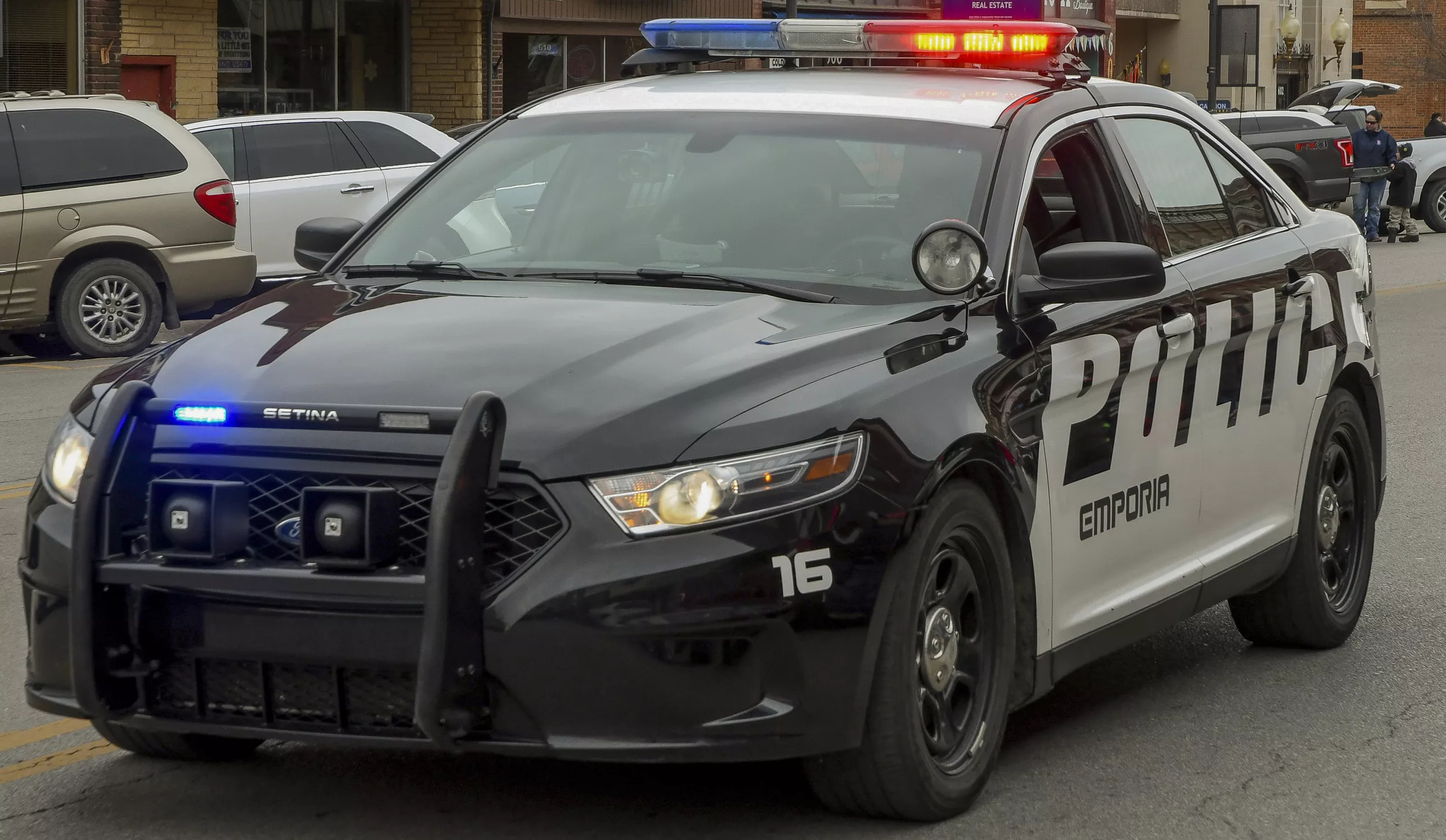 2-Year-Old Dies in Hot Car Amid 92F Heat Wave: Kansas Sheriff - Vimarsana News