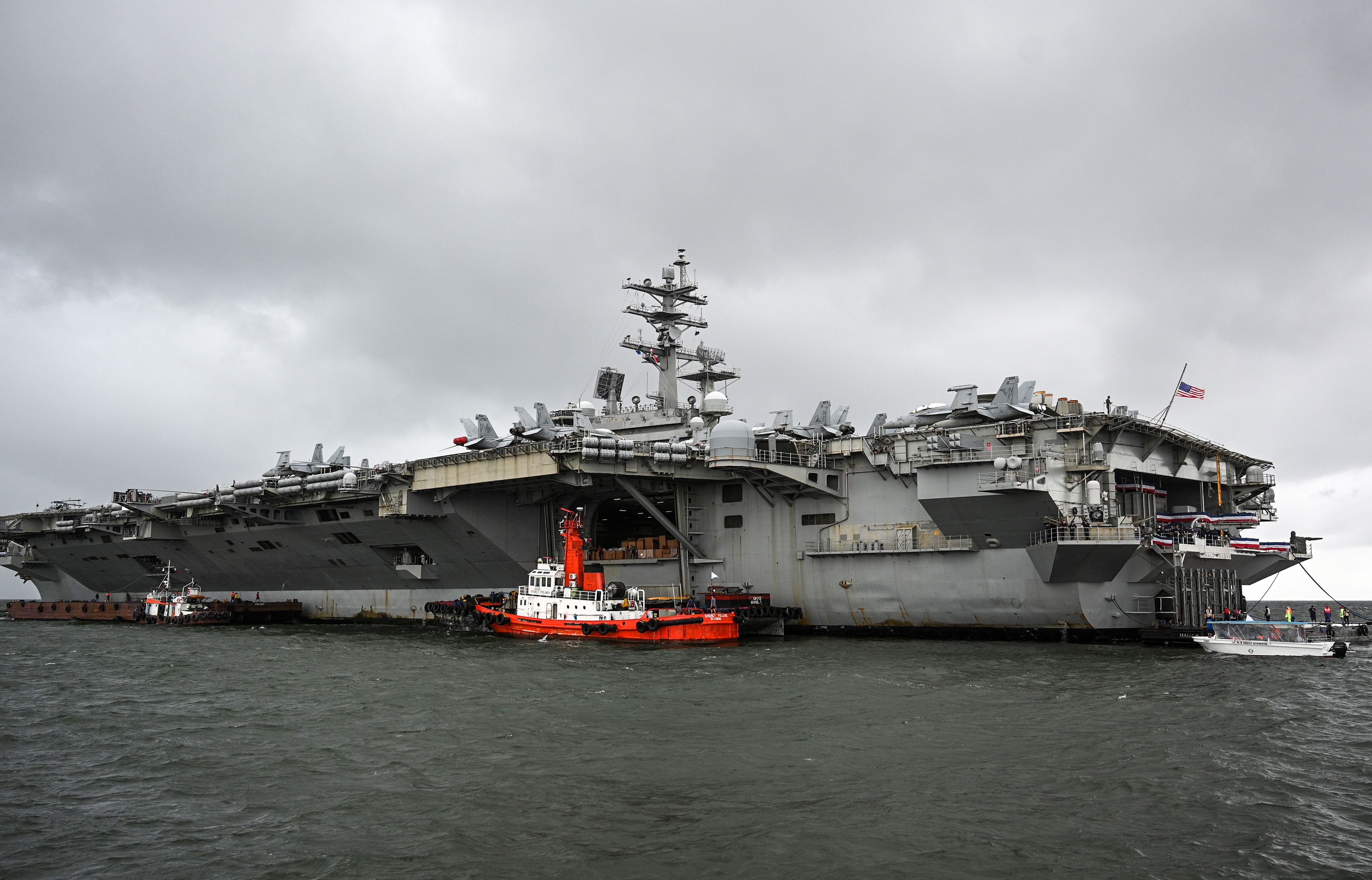 Inside USS Ronald Reagan, U.S. Aircraft Carrier Near Taiwan Newsweek