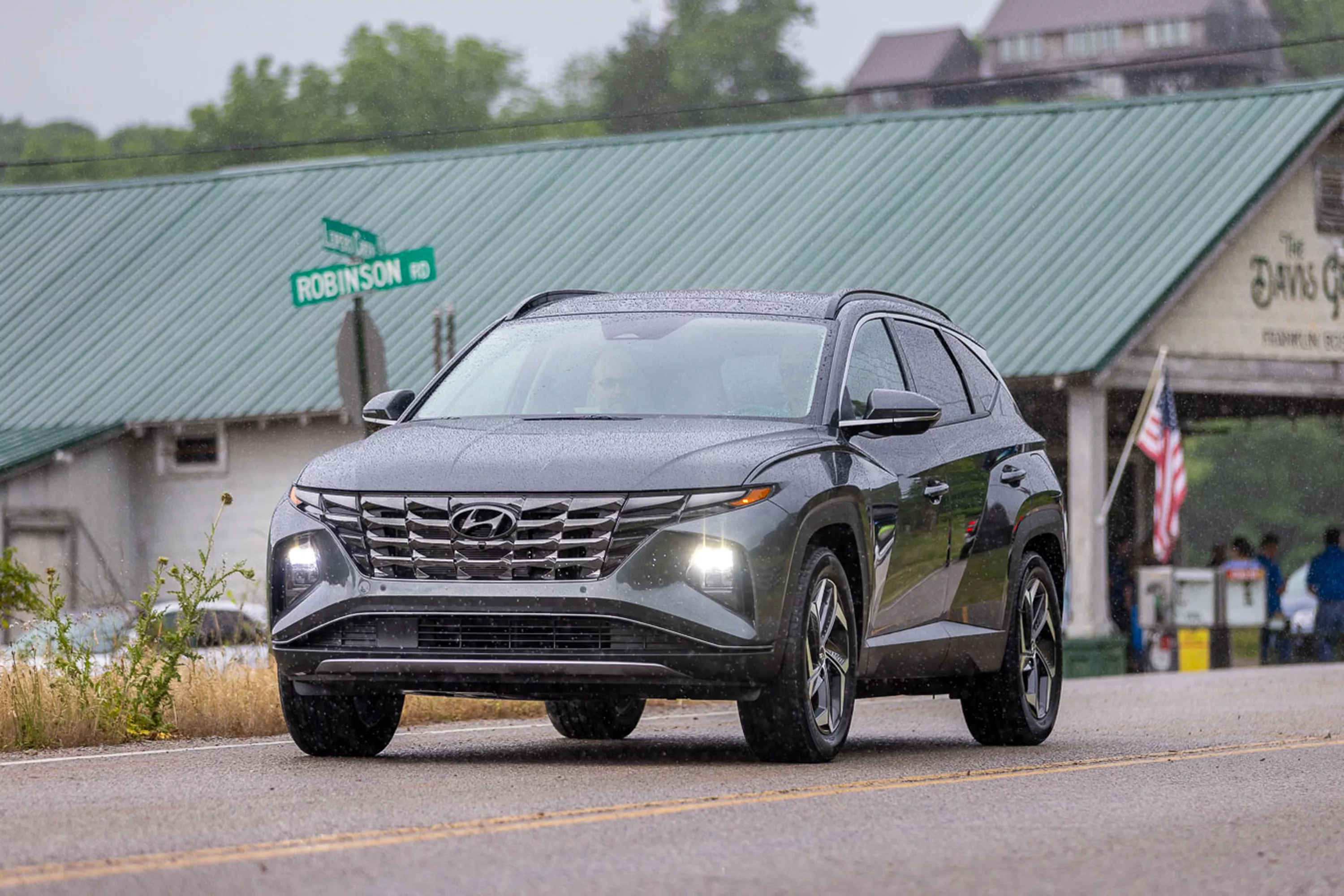 2022 Hyundai Tucson PHEV Review: A Half-Step in the Right Direction - Vimarsana News